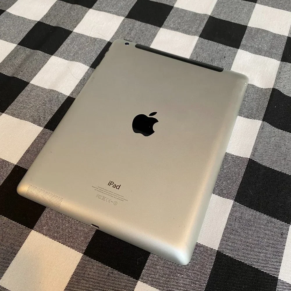 APPLE Ipad - 64GB Wifi & Cellular Model, with Bluetooth ANKER Keyboard Case - Picture 6 of 13